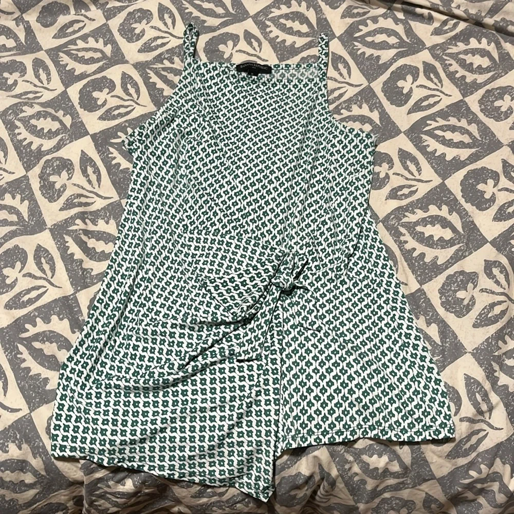 Banana Republic Asymmetrical Green & White Patterned Spaghetti Strap Flowing Top - Picture 3 of 4